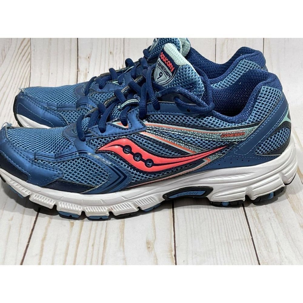 Womens Saucony Cohesion 9 running sneakers blue and pink Size 10 shoes